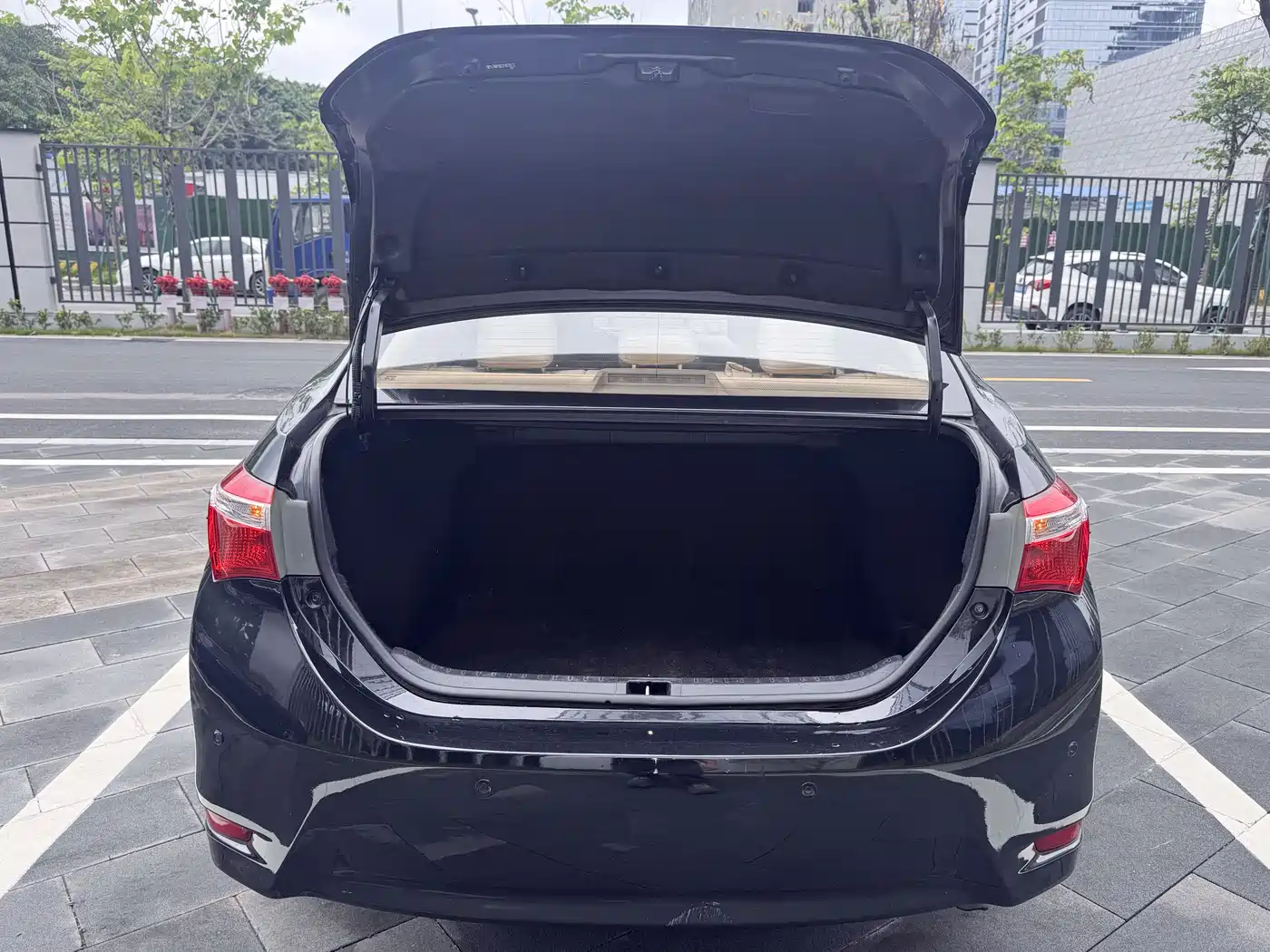Toyota Corolla 2014 1.6L CVT GL фото 28