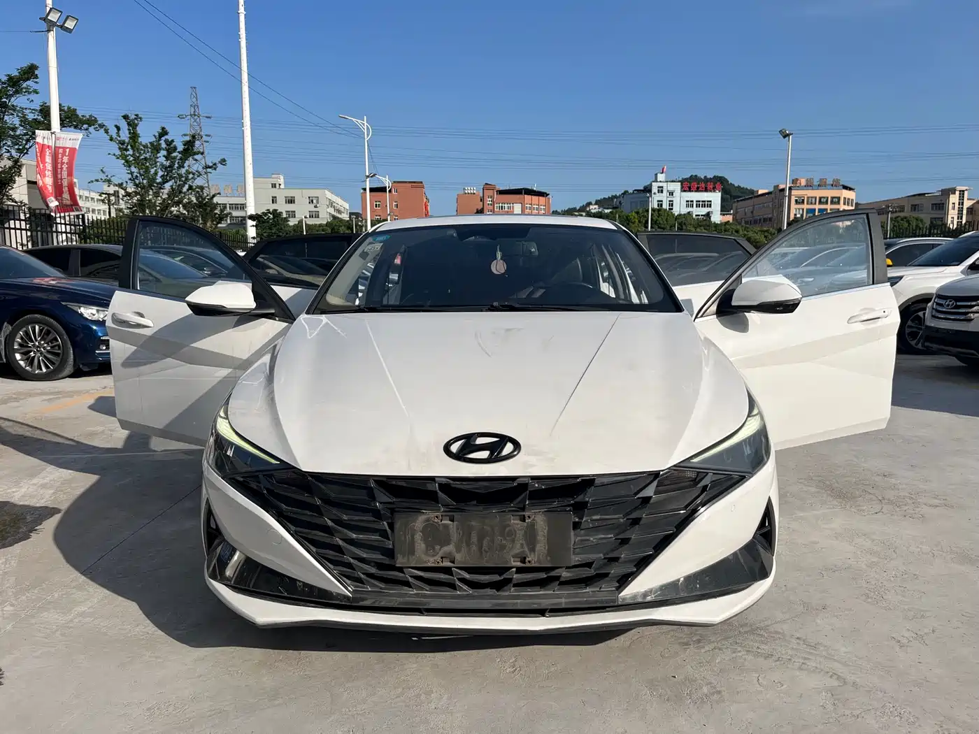 Hyundai Elantra 2021 1.5L CVT GLX Elite Edition фото 13