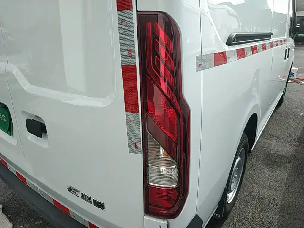 Jiangling E-Fushun 2026 2025 Model Blind Window Version 41.86kWh Short Wheelbase Low Roof 3.0-ton