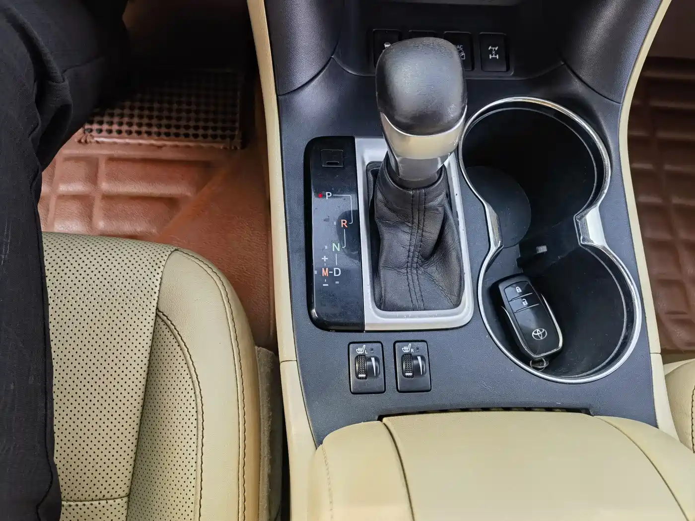 Toyota Highlander 2015 2.0T AWD Luxury Edition 7-seater фото 14