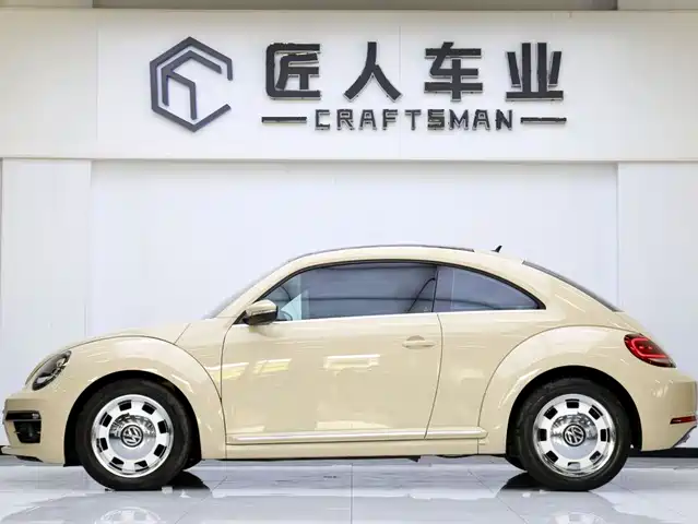 Volkswagen Beetle 2019 180TSI Collector's Edition — фото 4