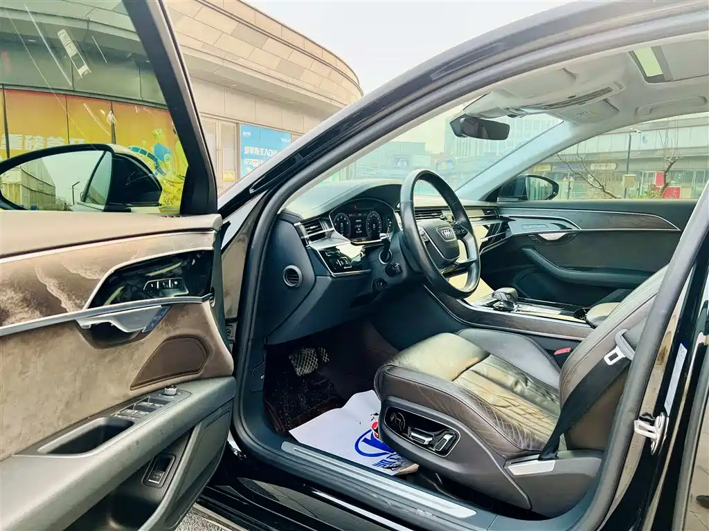 Audi A8 2019 A8L 50 TFSI quattro Comfort фото 6