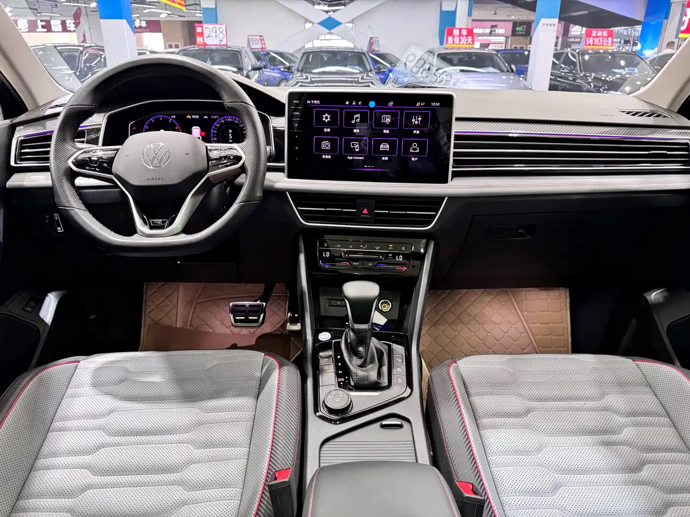 Volkswagen Tiguan L 2023 380TSI 4WD R-Line Flagship 7-seater фото 7