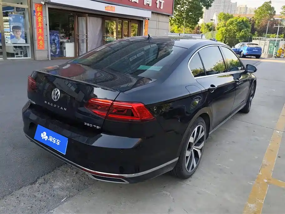 Volkswagen Magotan 2019 330TSI DSG Premium China V фото 3