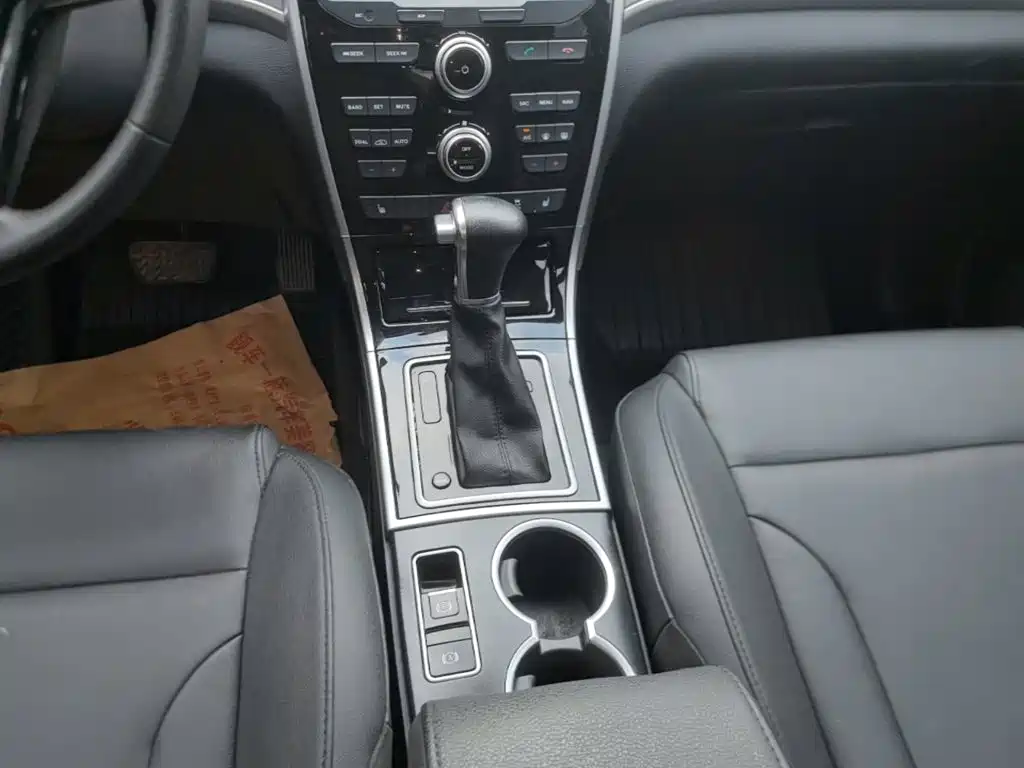 Фото 14 - Haval H2