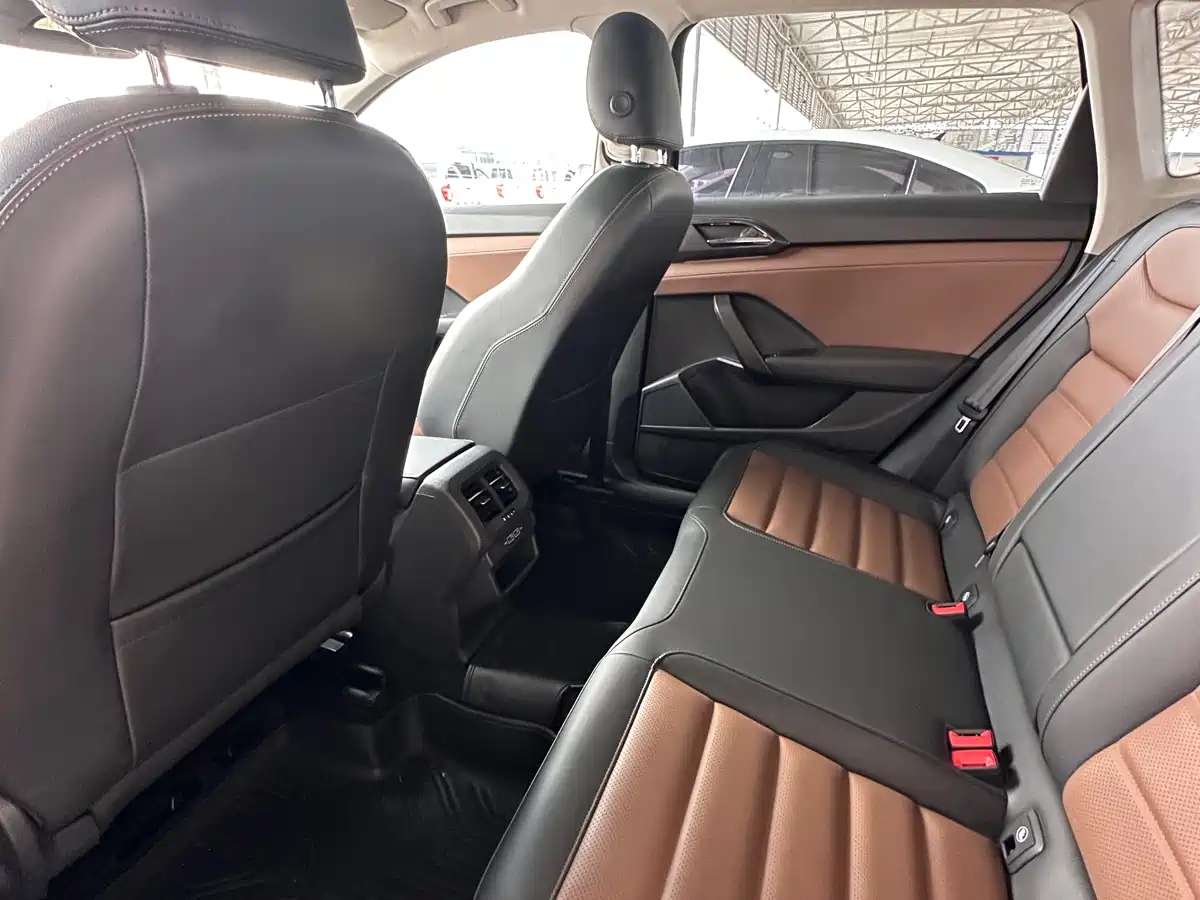 Volkswagen Tharu 2019 Model 330TSI 4WD Flagship Edition China VI фото 4