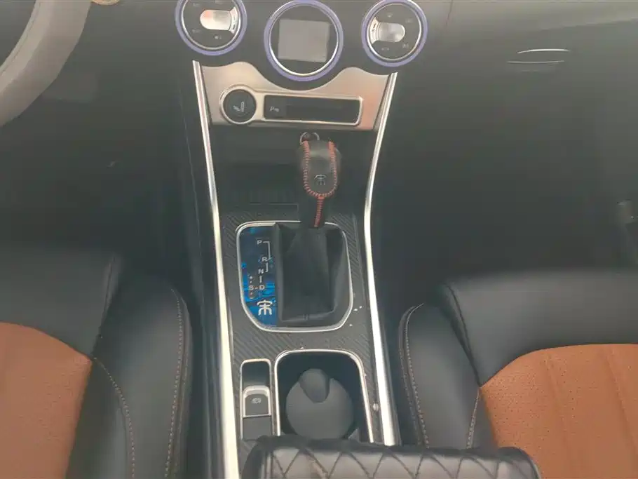 BYD Song 2016 2.0TID Automatic Trend Leader фото 16