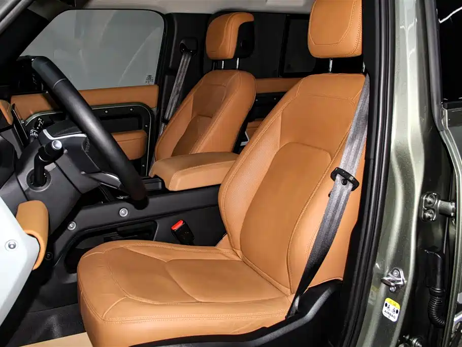 Land Rover Defender 2023 Facelift 110 3.0T P400 Dark Special Edition фото 18