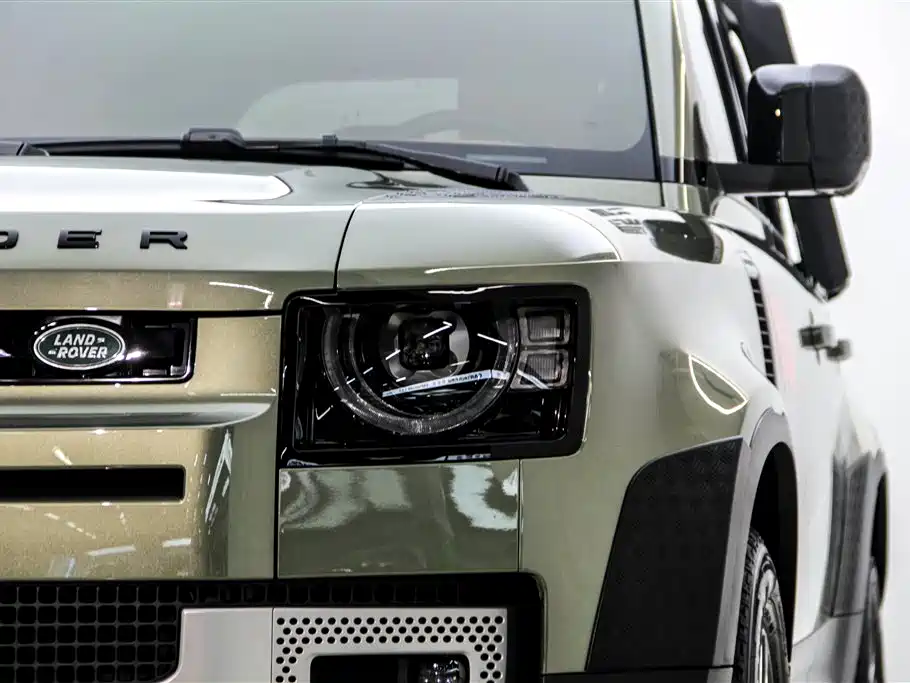 Land Rover Defender 2023 Facelift 110 3.0T P400 Dark Special Edition фото 10
