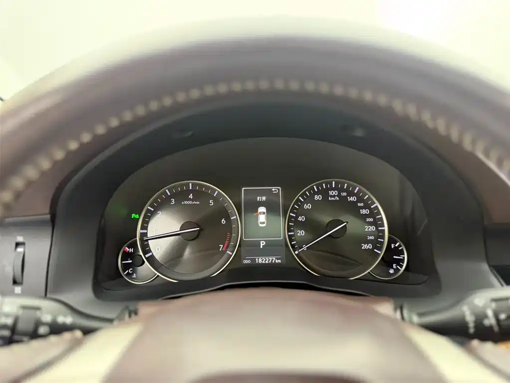 Lexus ES 2015 200 Elite Edition фото 6