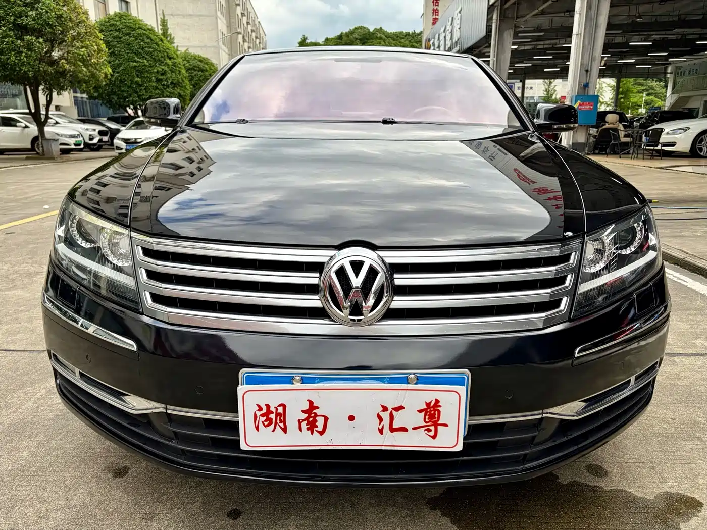 Volkswagen Phaeton 2012 2012 4.2L Luxury Custom