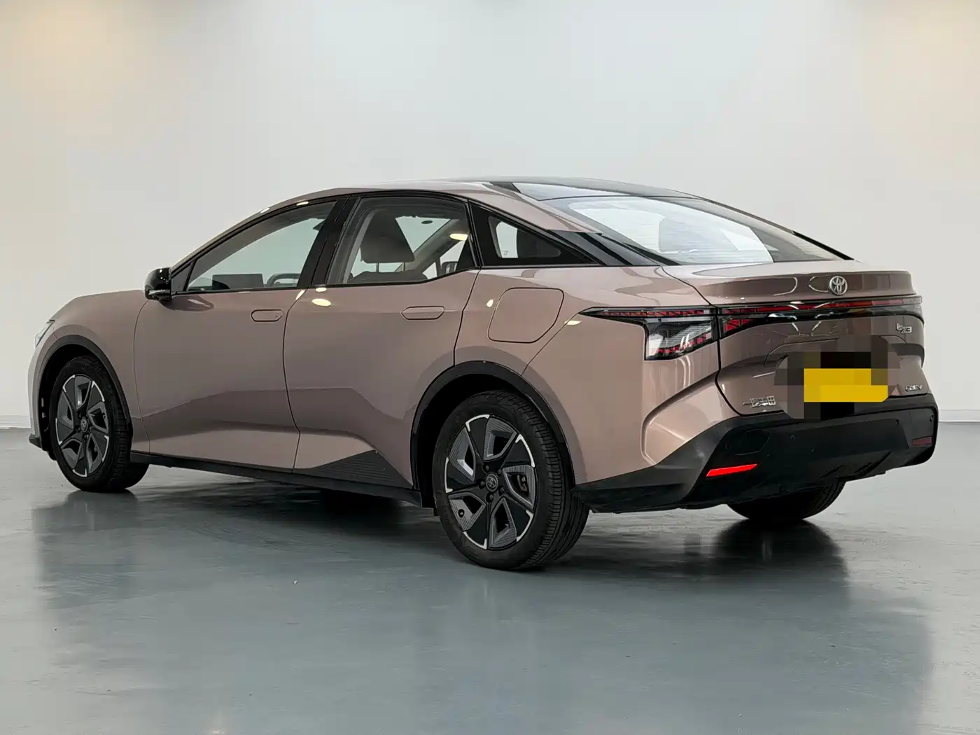 Toyota bZ3 2023 616km Long Range Premium фото 2