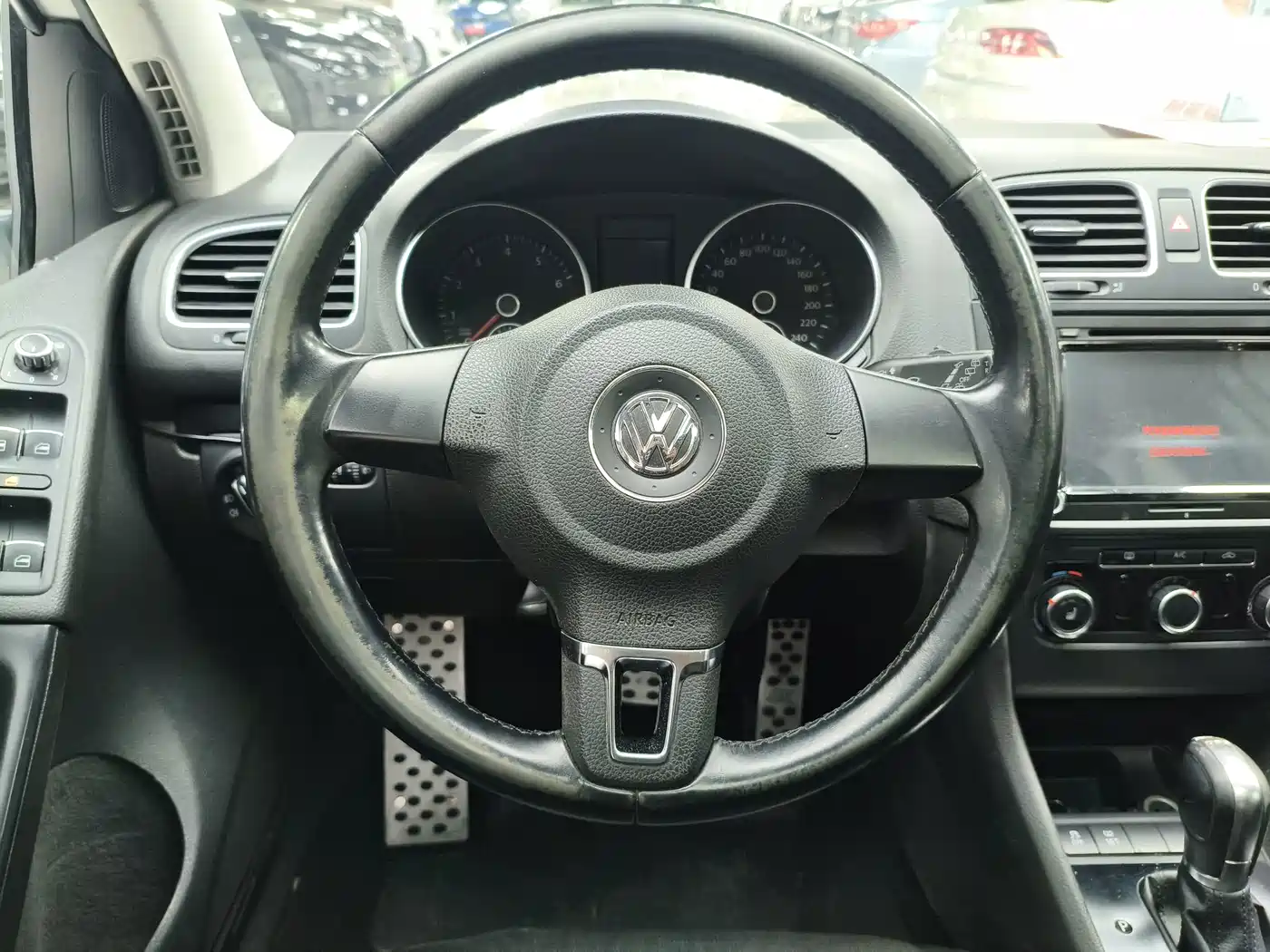 Фото 7 - Volkswagen Golf