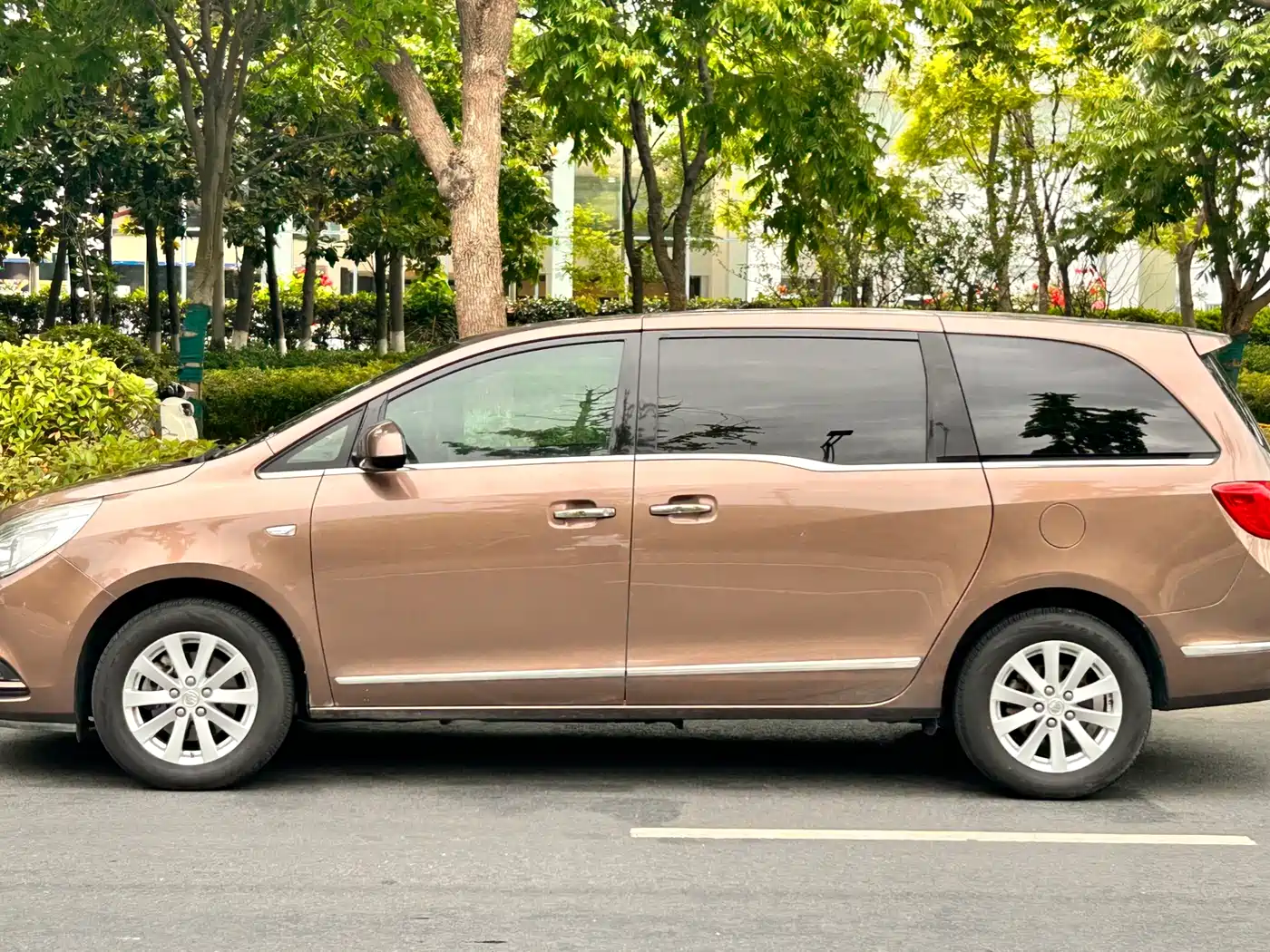 Buick GL8 2018 28T Luxury Model China VI фото 4