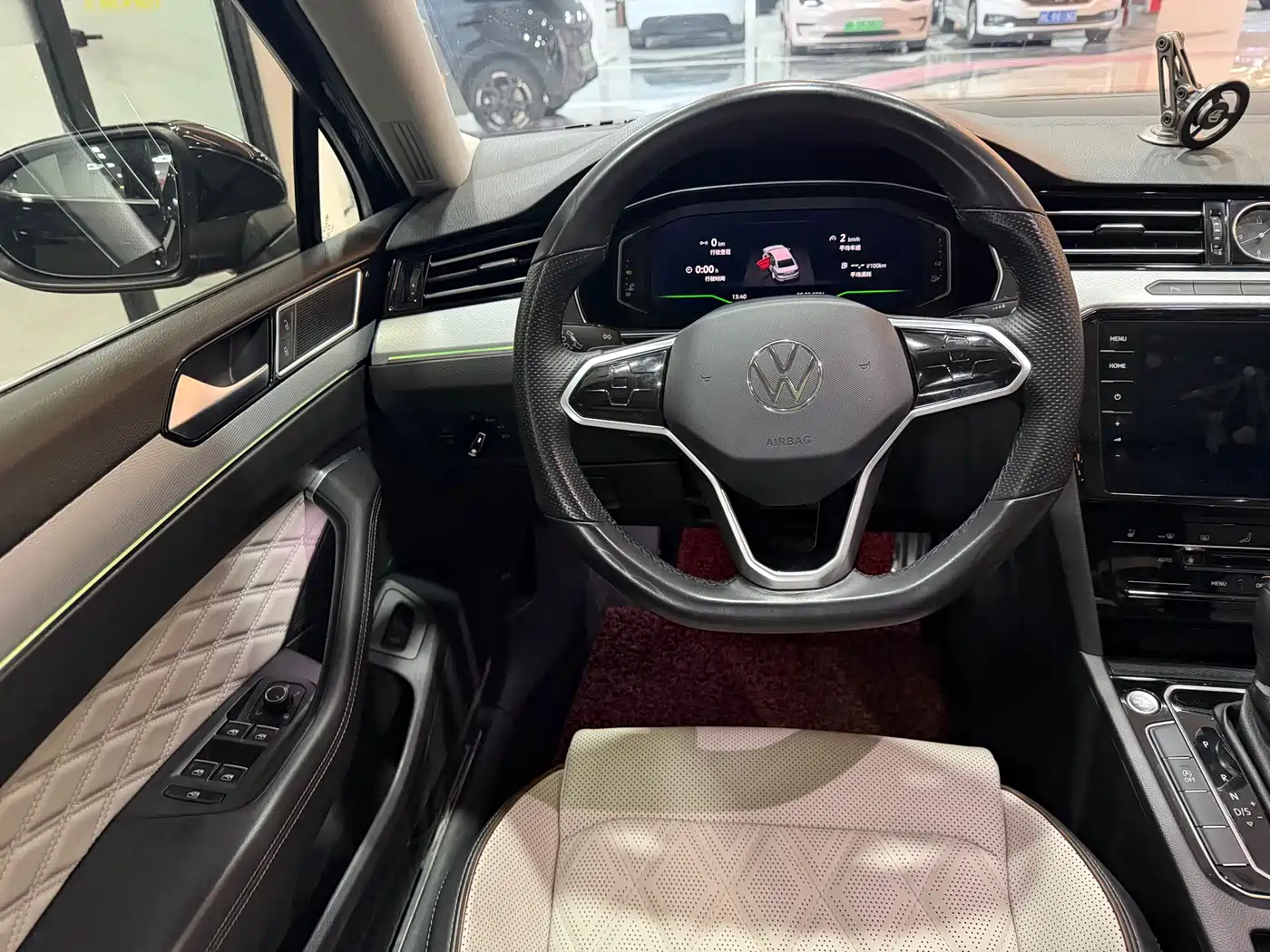 Volkswagen Magotan 2023 Model 2 Million Commemorative Edition 330TSI DSG Luxury фото 7