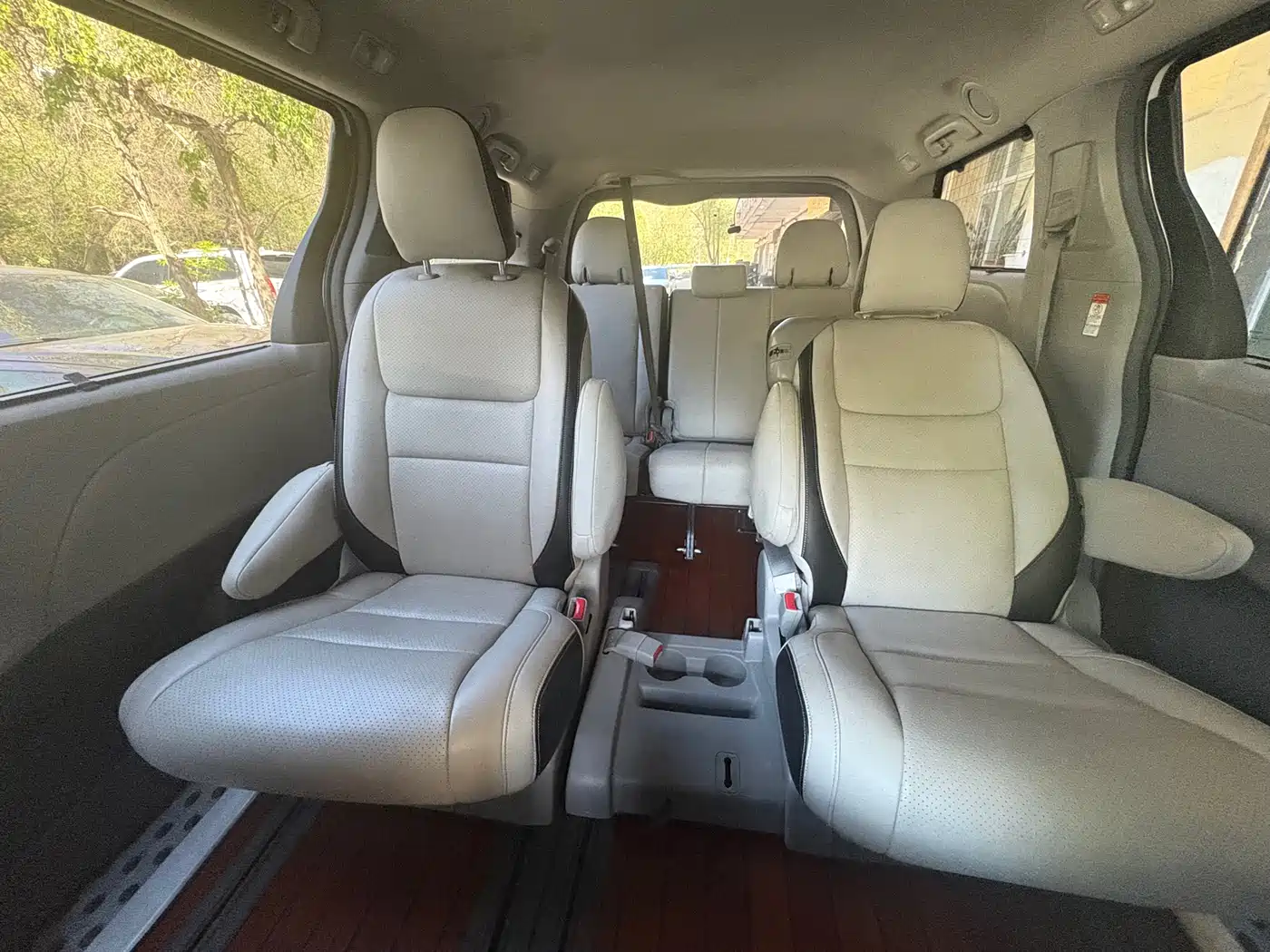 Toyota Sienna 2015 3.5L 2WD LE фото 16