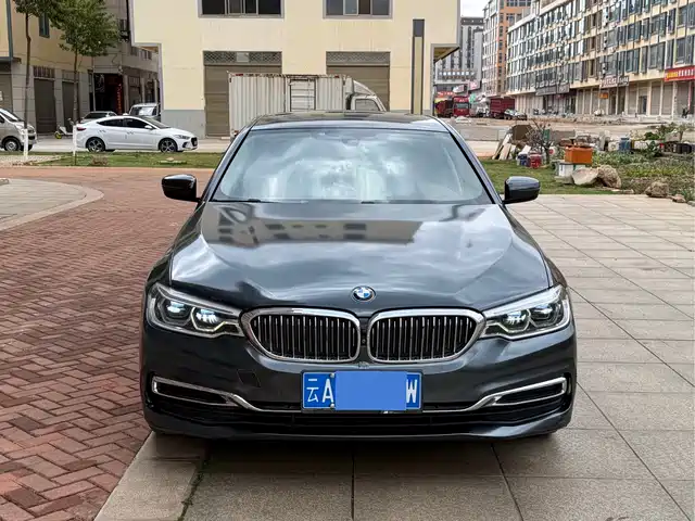 BMW 5 SERIES