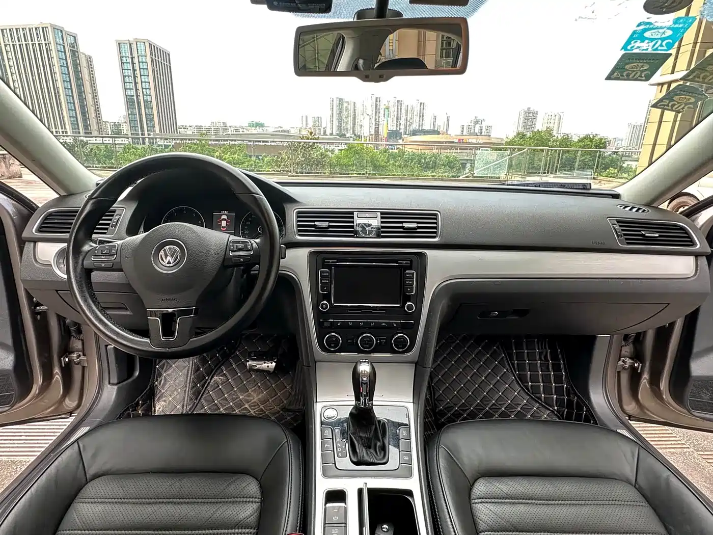 Photo 14 - Volkswagen Passat