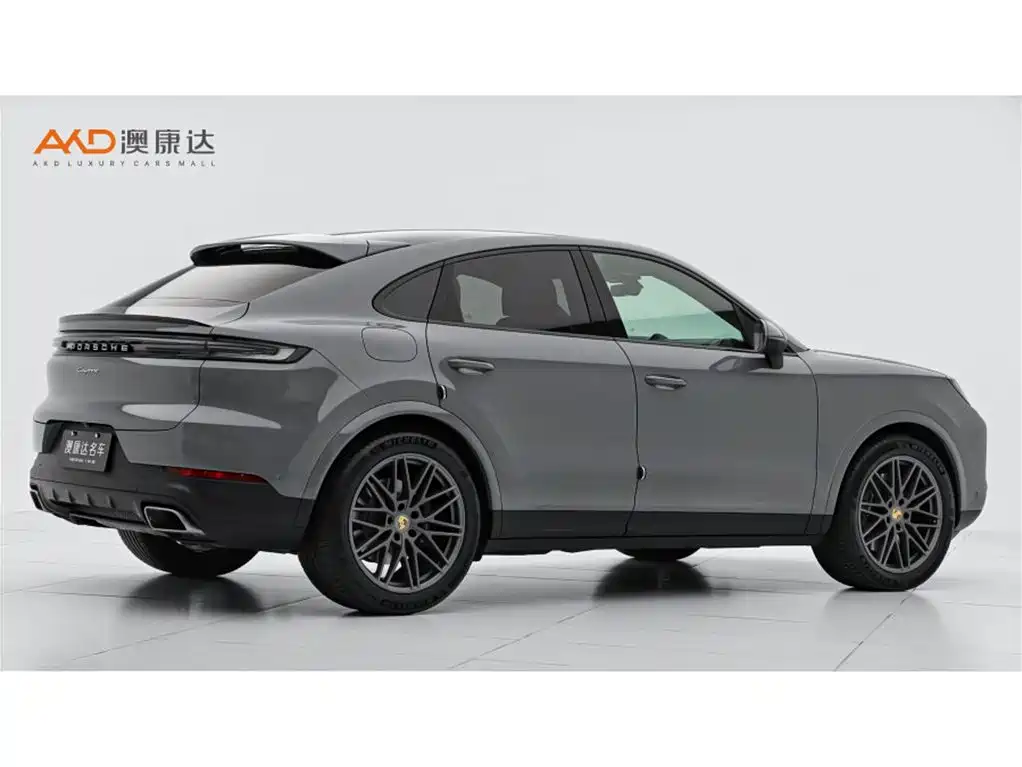 Photo 3 - Porsche Cayenne