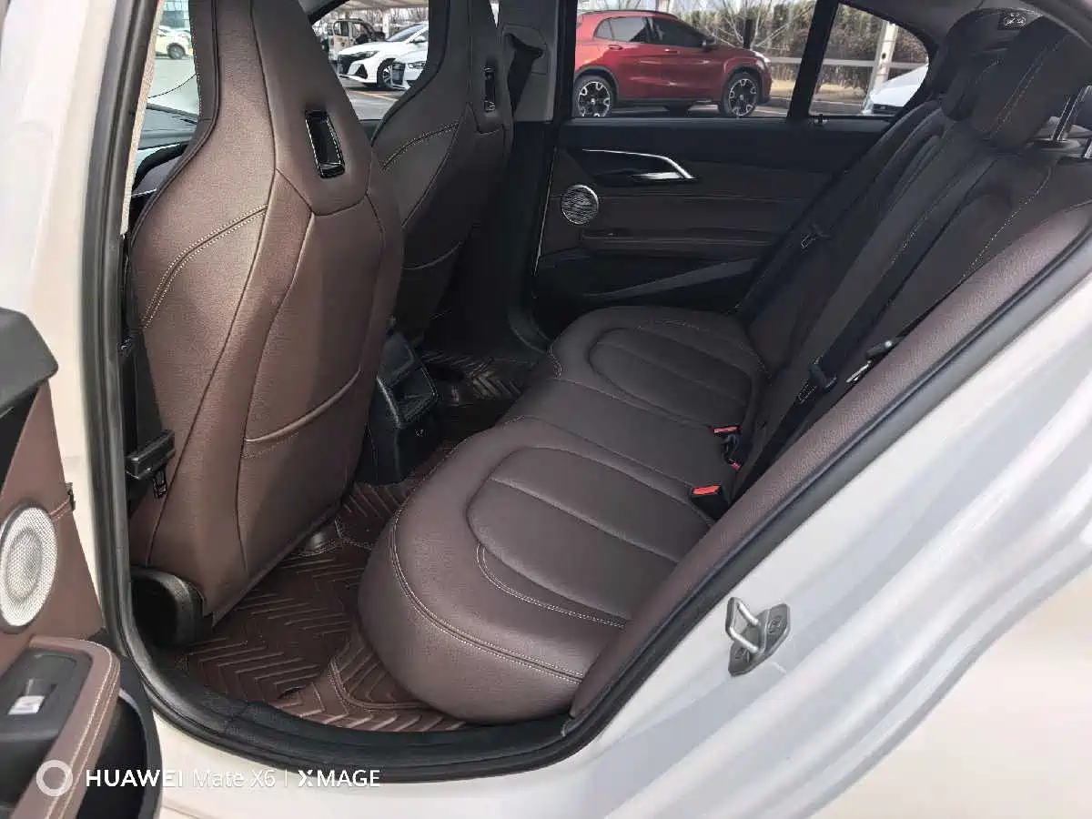 BMW 1 Series 2022 125i M Sport Shadow Edition фото 12