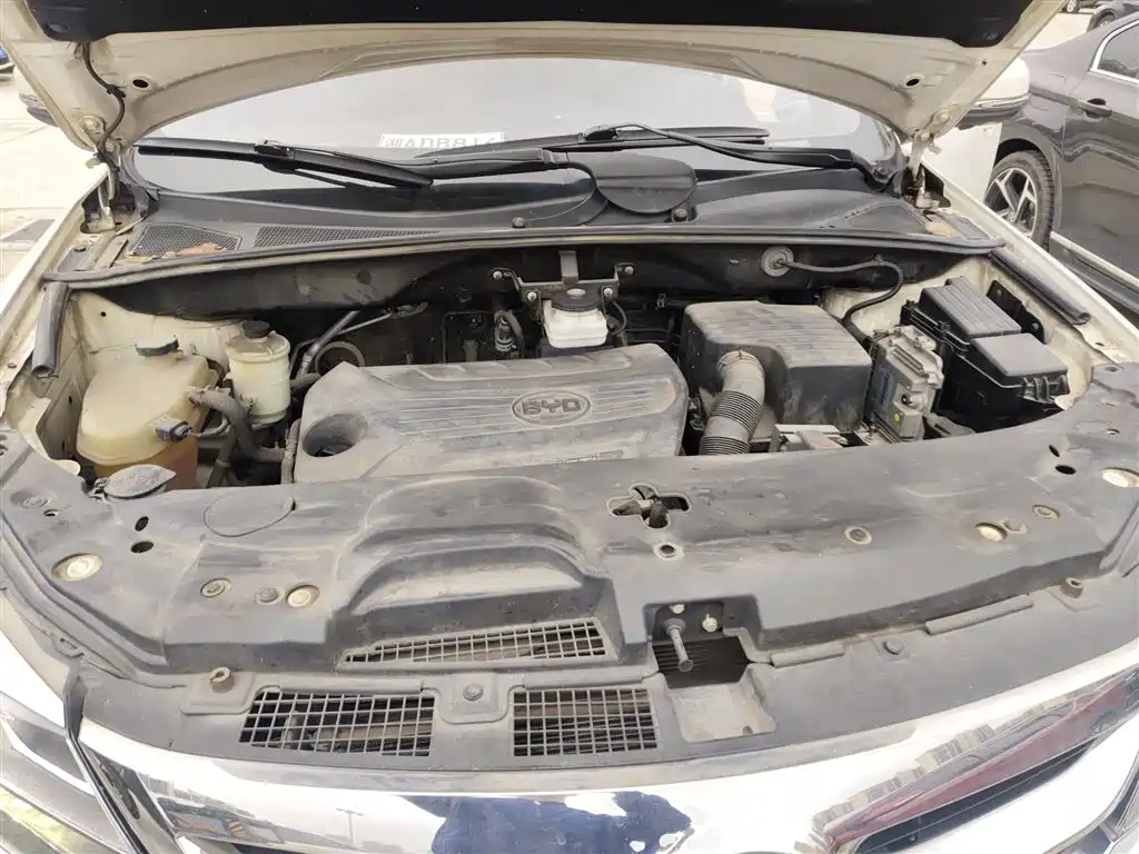 BYD S7 2016 1.5T Manual Premium Model фото 16
