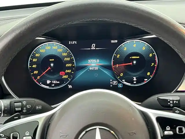Mercedes-Benz GLC 2022 Facelift GLC 260 L 4MATIC Luxury Model фото 10