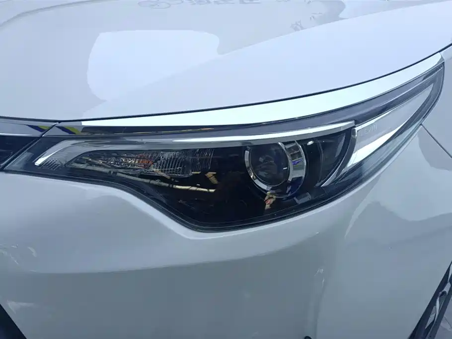 Toyota Levin 2017 Facelift 185T CVT Elite (China V) фото 5