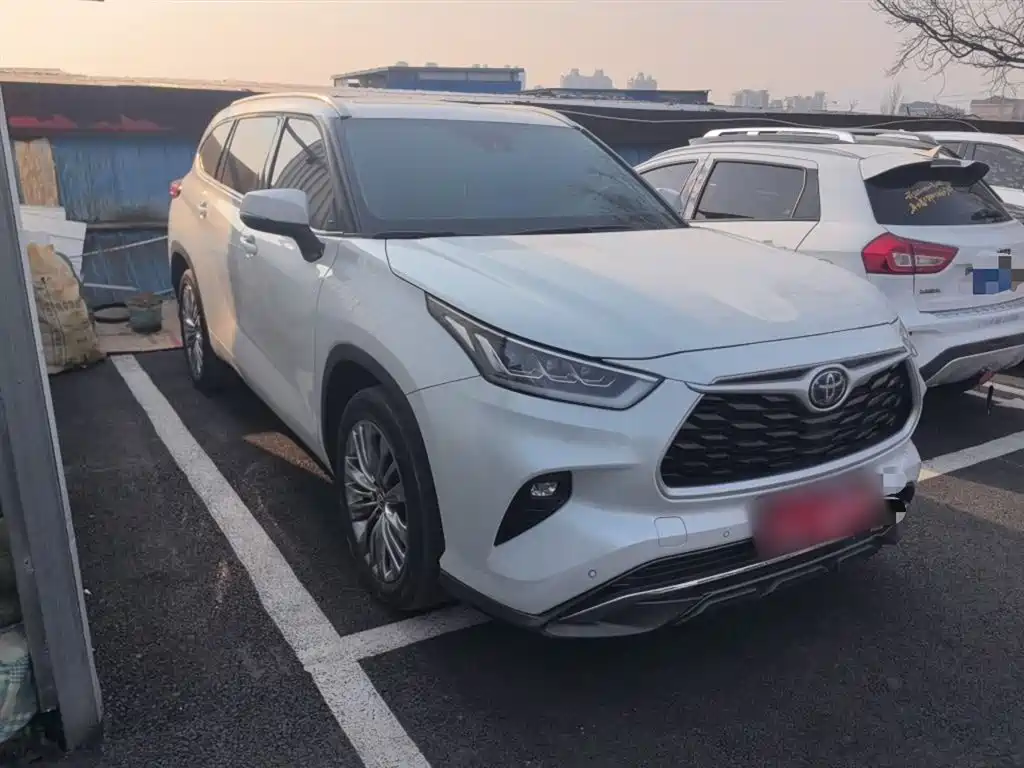 Toyota Highlander 2022 Model Dual Engine 2.5L 4WD Premium Edition 7-Seater фото 23