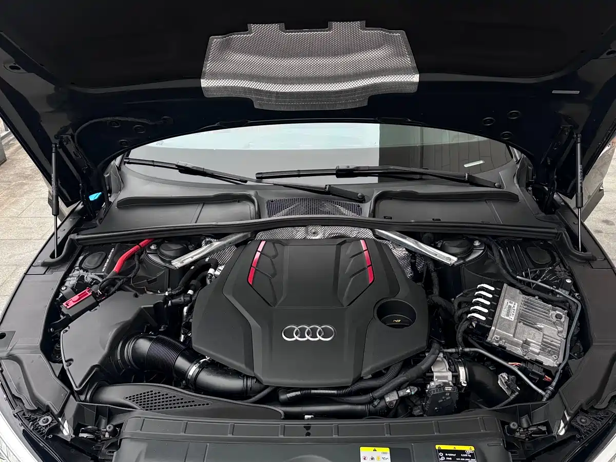 AUDI S5