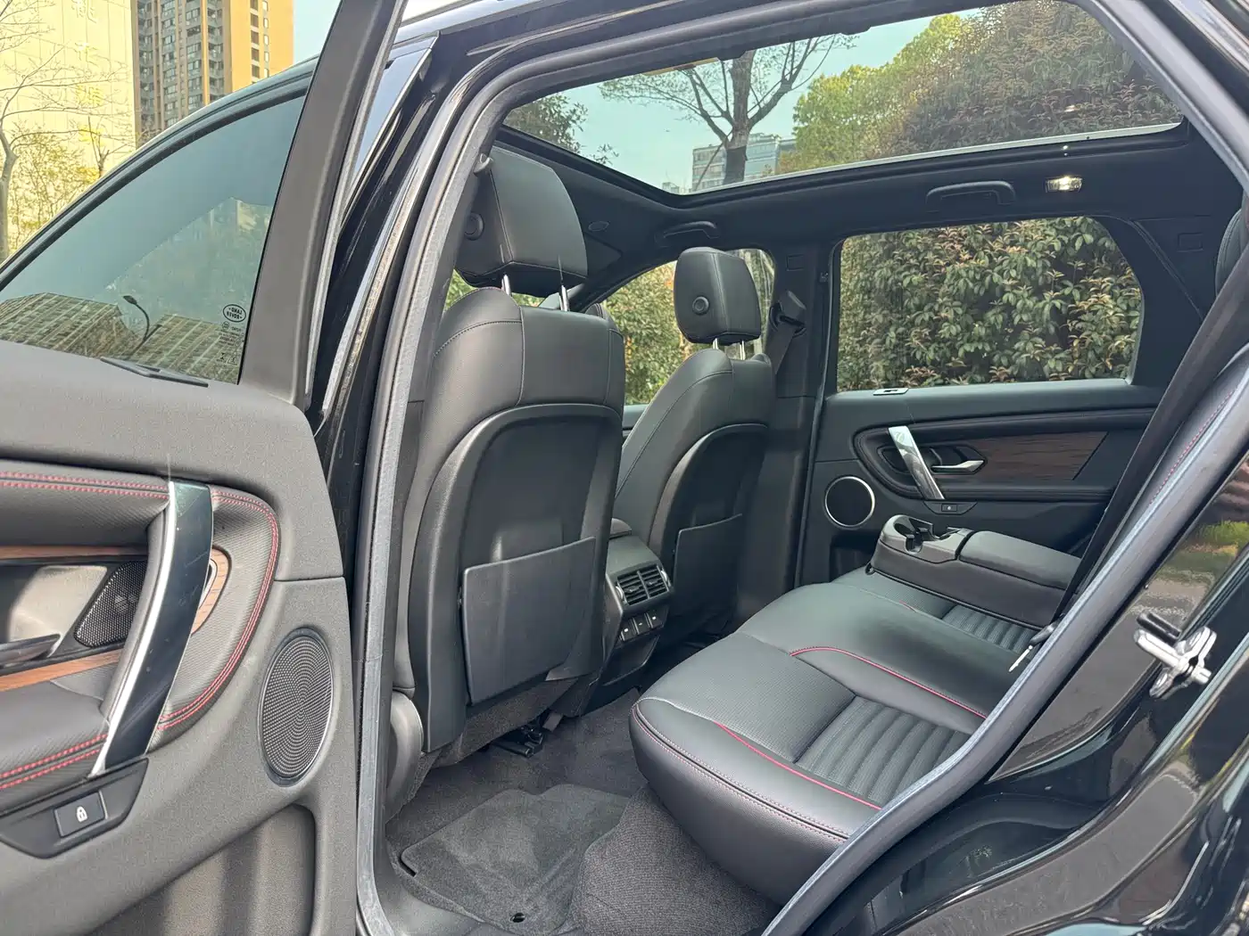 Land Rover Discovery Sport 2022 Model 249PS R-Dynamic S Performance Edition 5-Seater фото 8