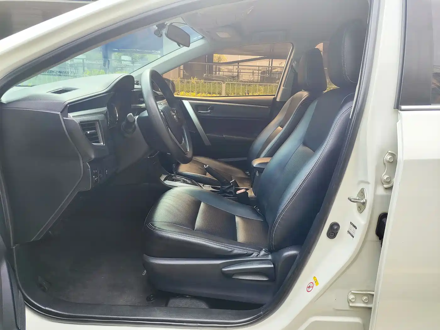 Toyota Corolla 2017 1.2T CVT GL фото 9