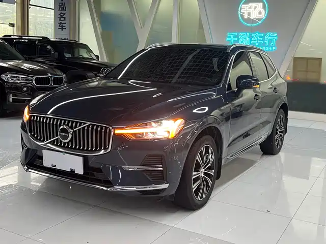 Volvo XC60 2022 B5 AWD Inscription — фото 1