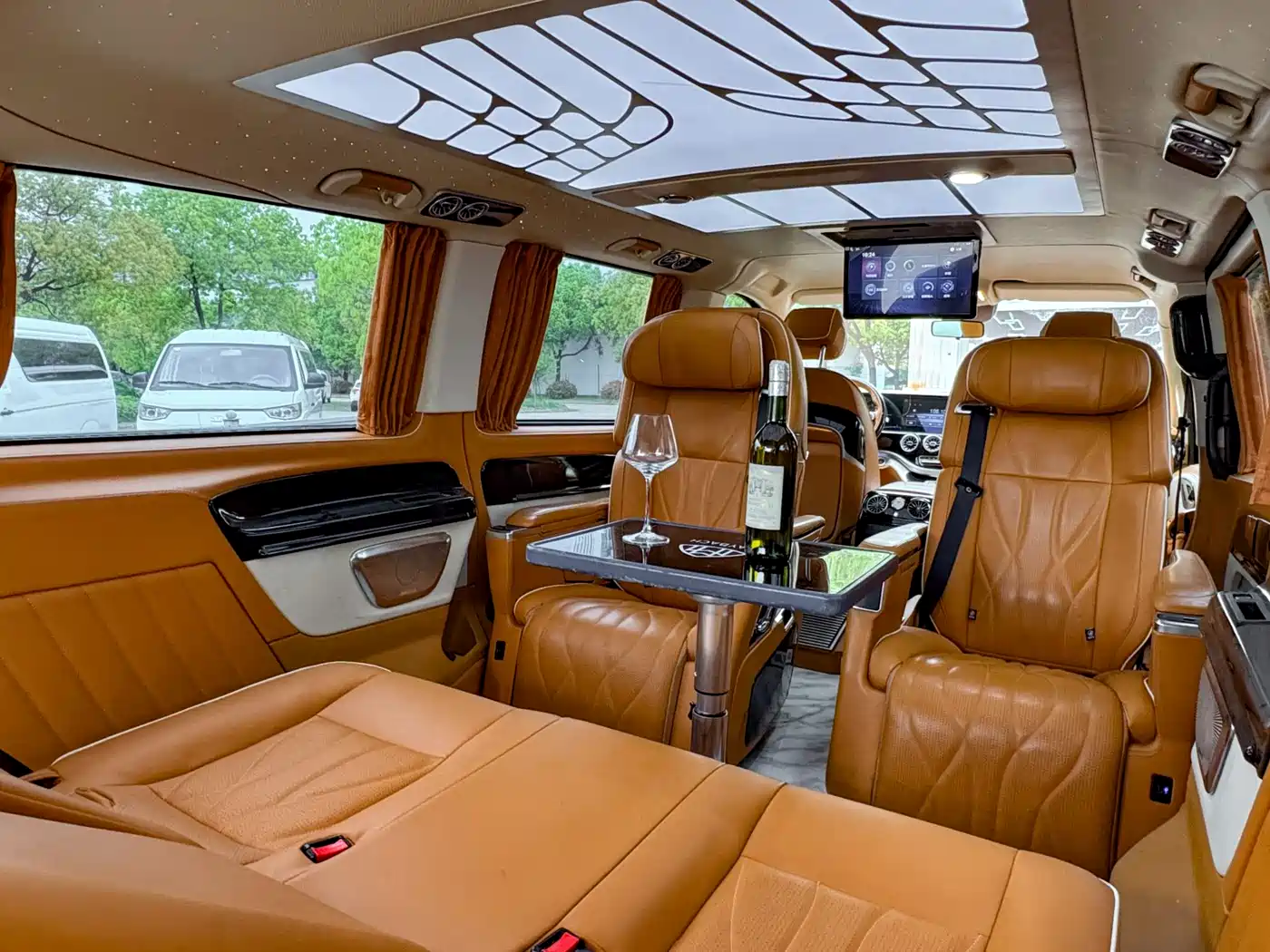 Mercedes-Benz Vito 2023 2.0T Elite 7-Seater фото 18