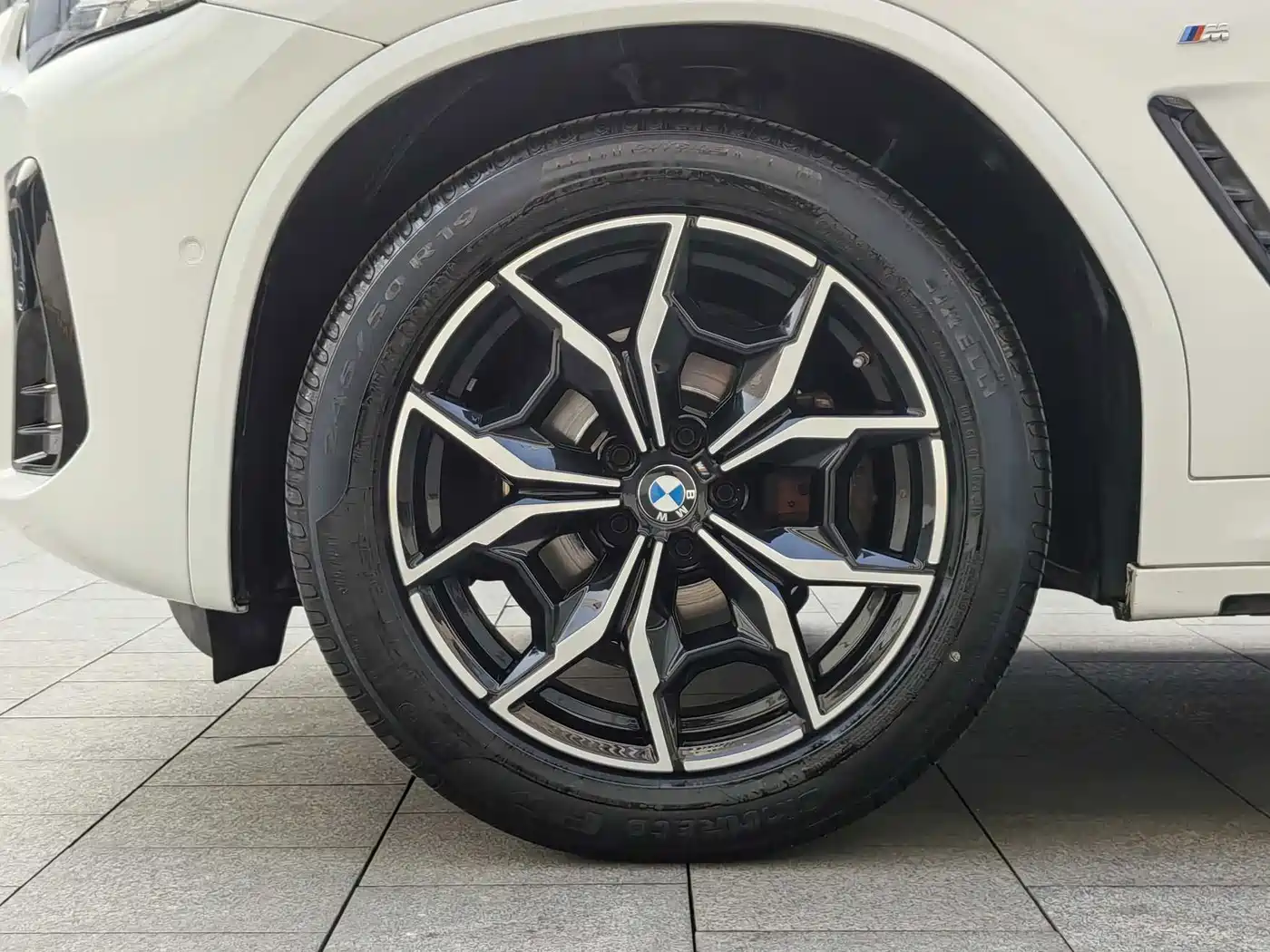 Photo 4 - BMW X4