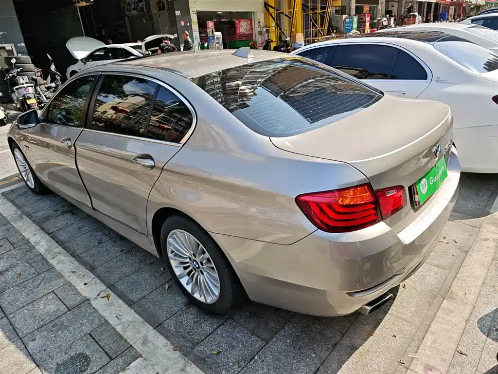 BMW 5 Series 2014 535Li Leadership фото 23