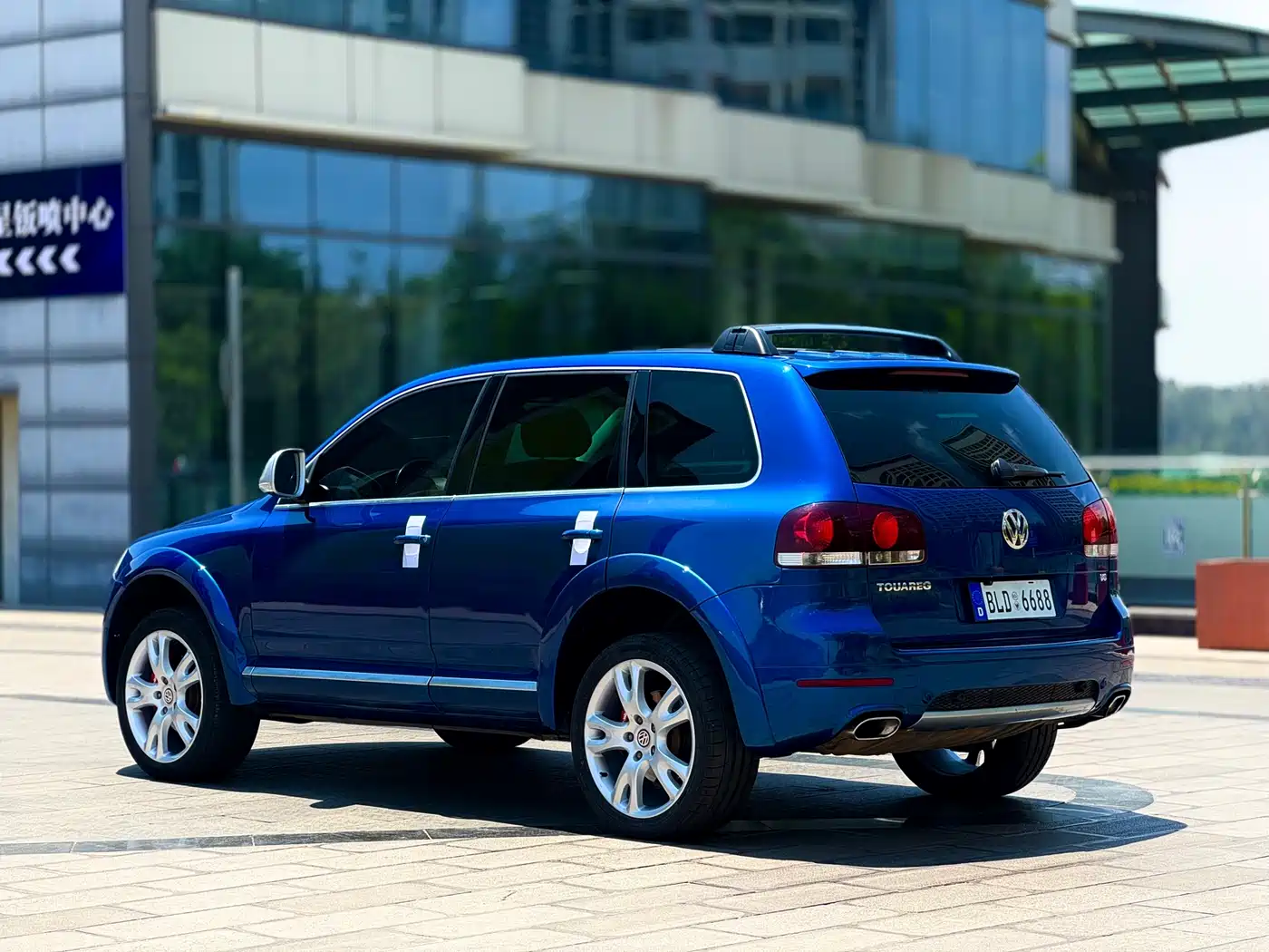 Volkswagen Touareg 2010 3.6 Limited Comfort Edition фото 14