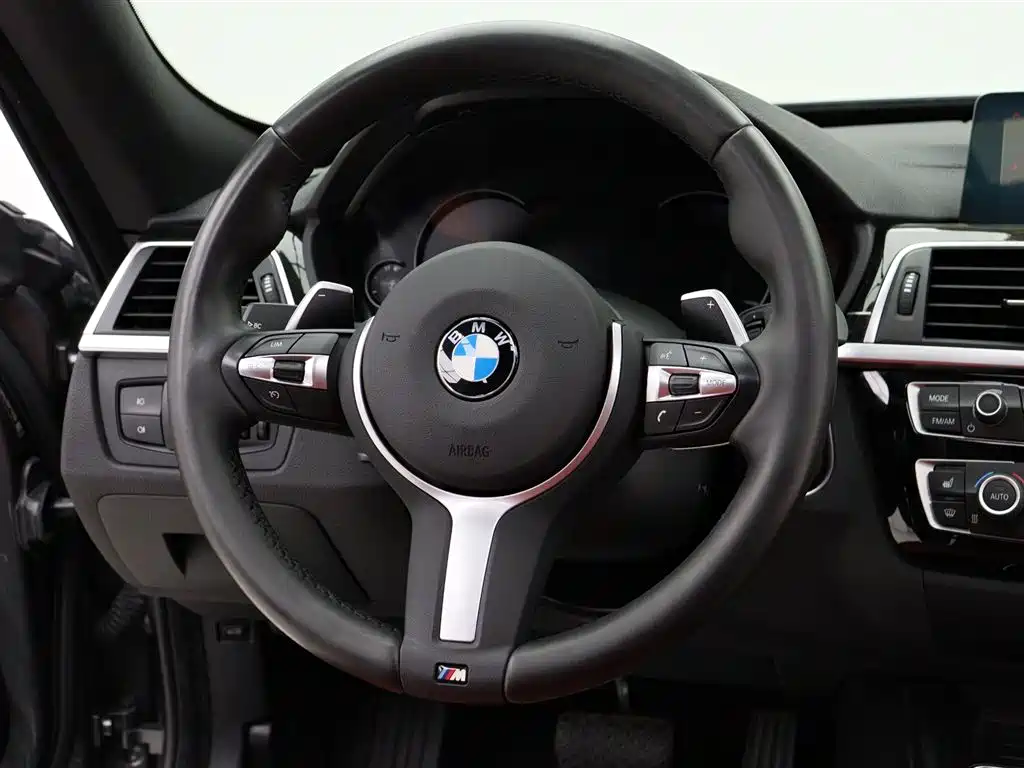 BMW 3 Series GT 2019 330i xDrive M Sport Black Night Edition фото 16