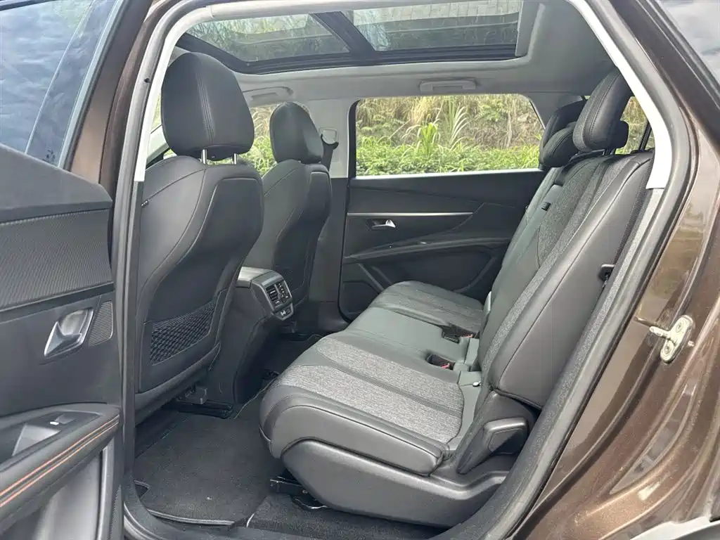 Peugeot 5008 2017 350THP 7-seat Elite Edition фото 12