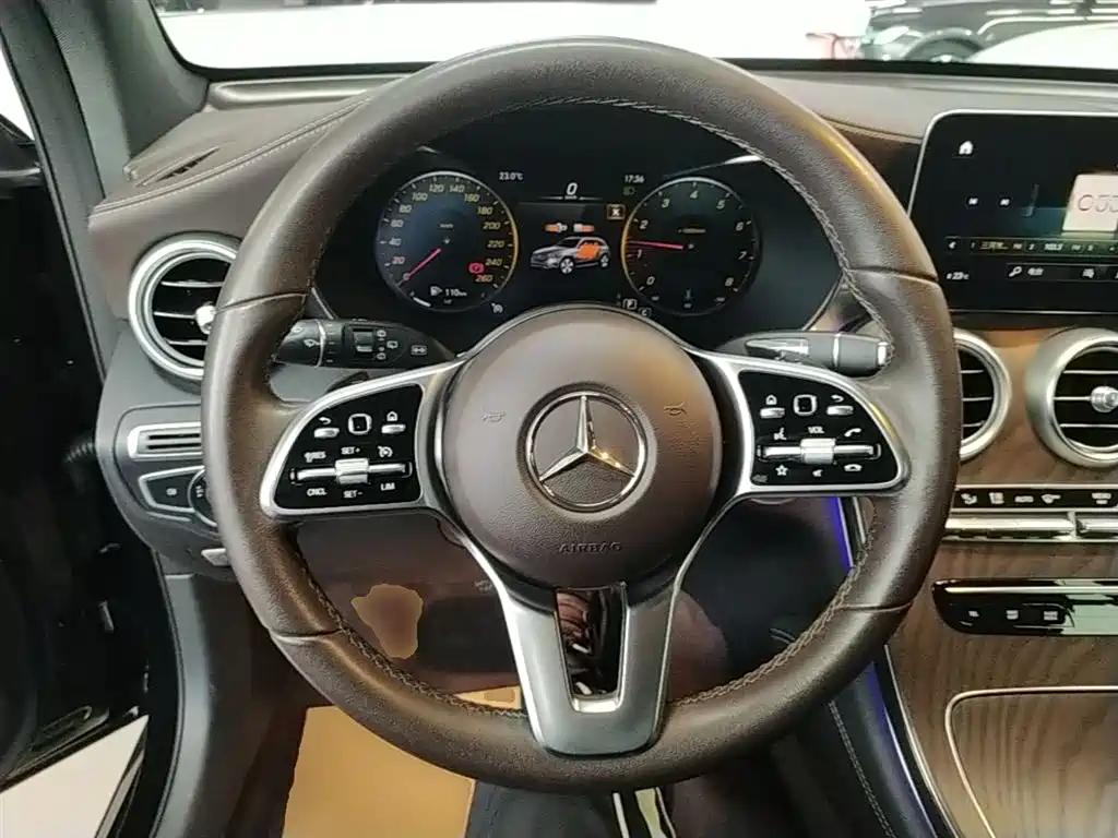Mercedes-Benz GLC 2021 GLC 260 L 4MATIC Luxury фото 11