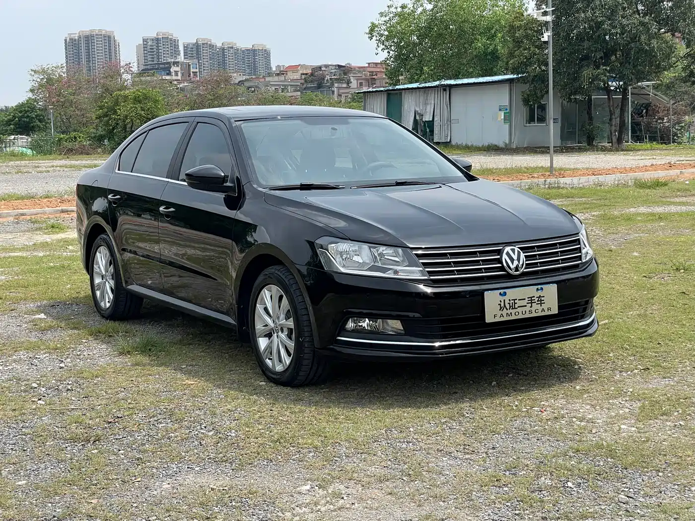 Volkswagen Lavida 2017 1.6L Automatic Comfort Edition фото 3