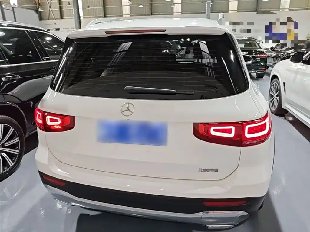 MERCEDES-BENZ GLB