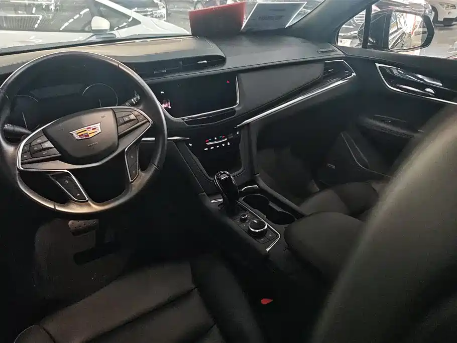 Cadillac XT5 2023 2.0T 2WD Fashion Edition фото 12