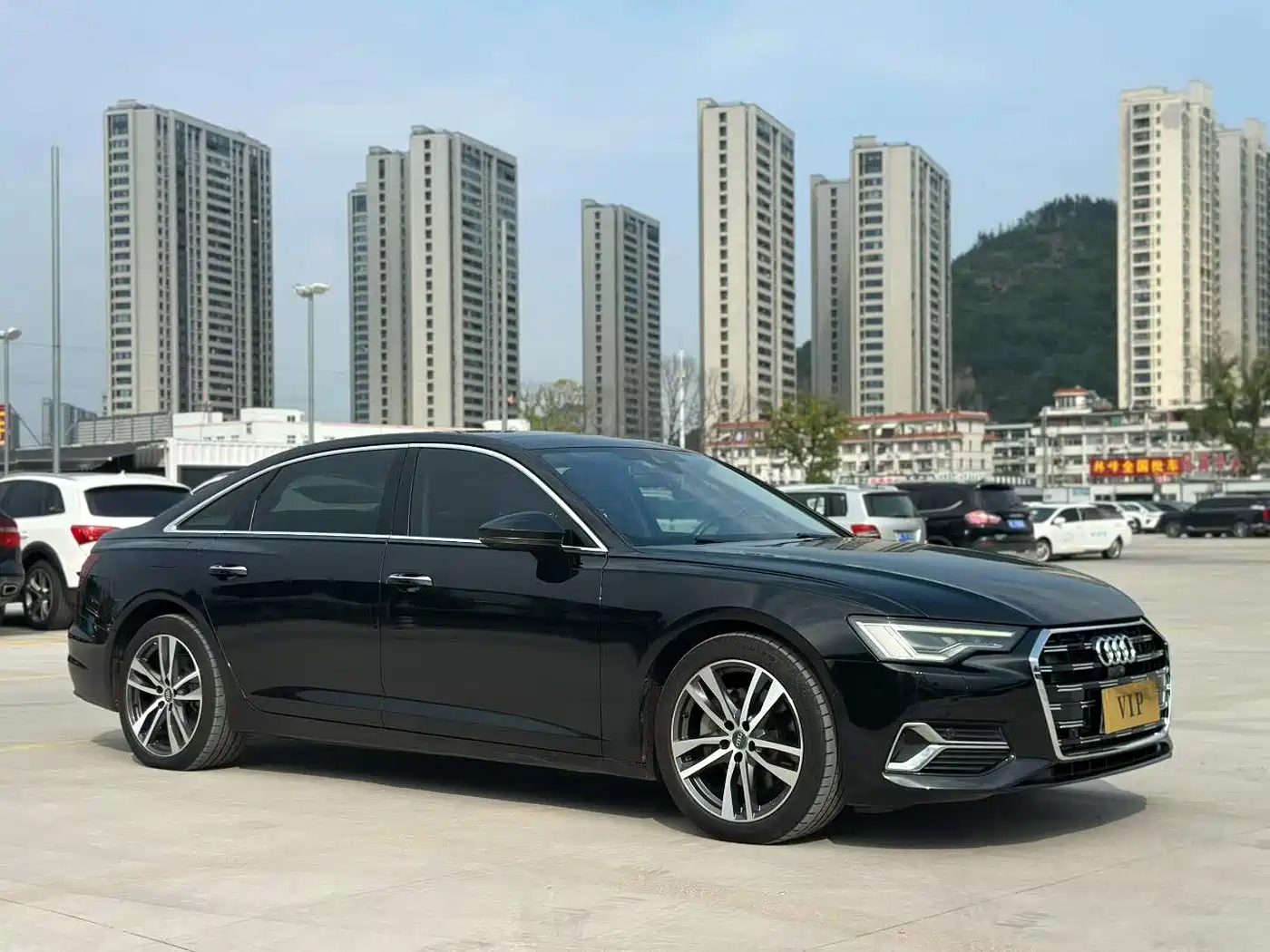 Фото 1 - Audi A6L
