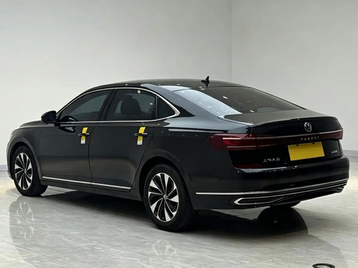 Photo 5 - Volkswagen Passat