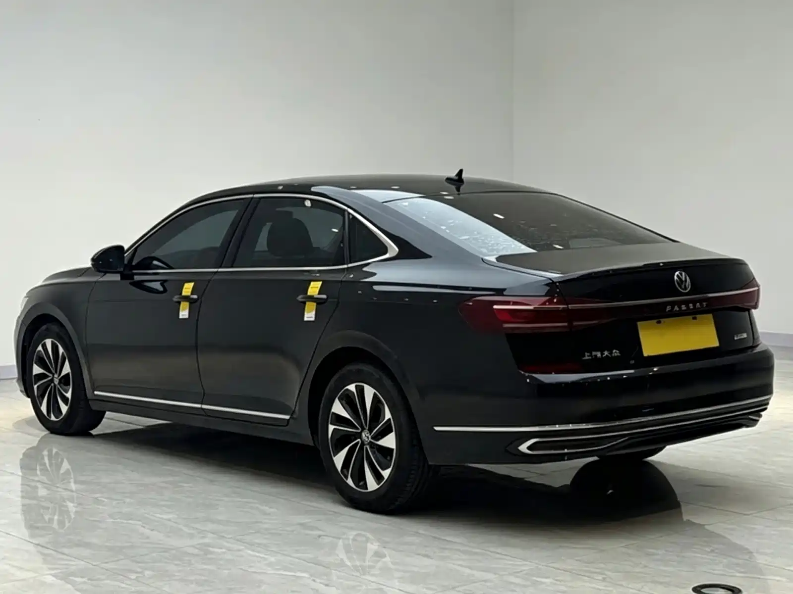 صورة 5 - Volkswagen Passat