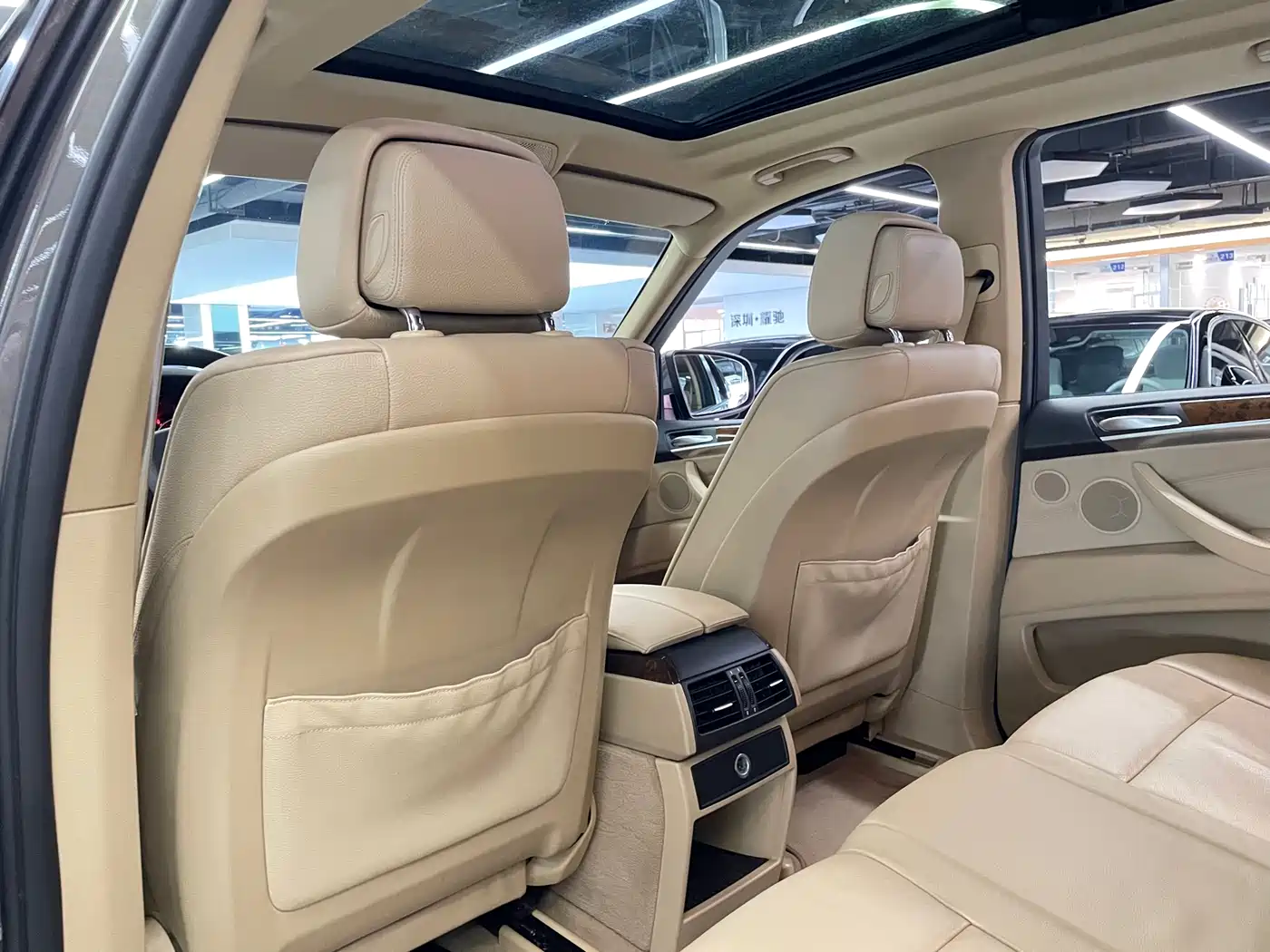 BMW X5 (Import) 2011 xDrive35i Leading Edition фото 36