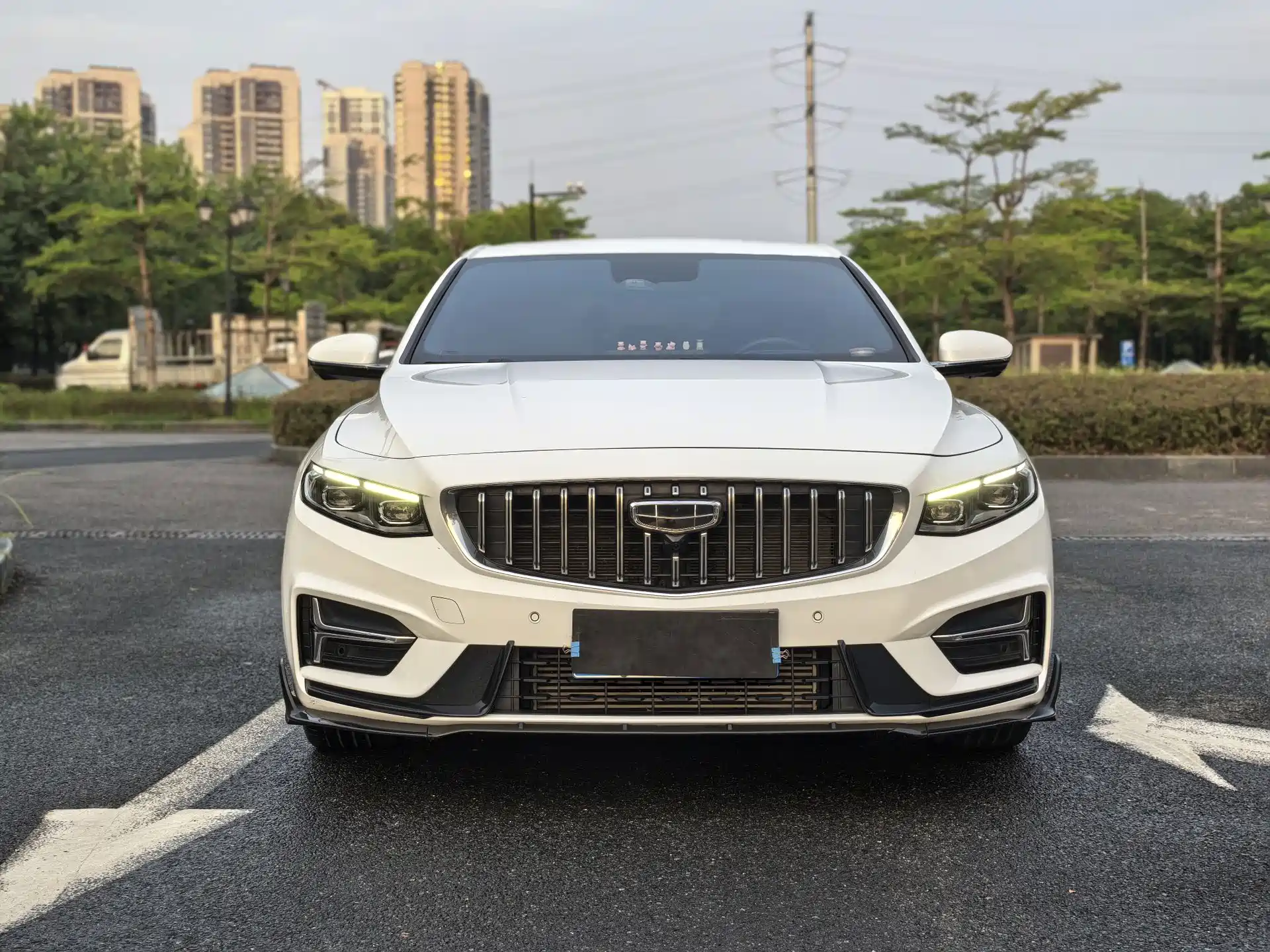 Фото 2 - Geely Preface
