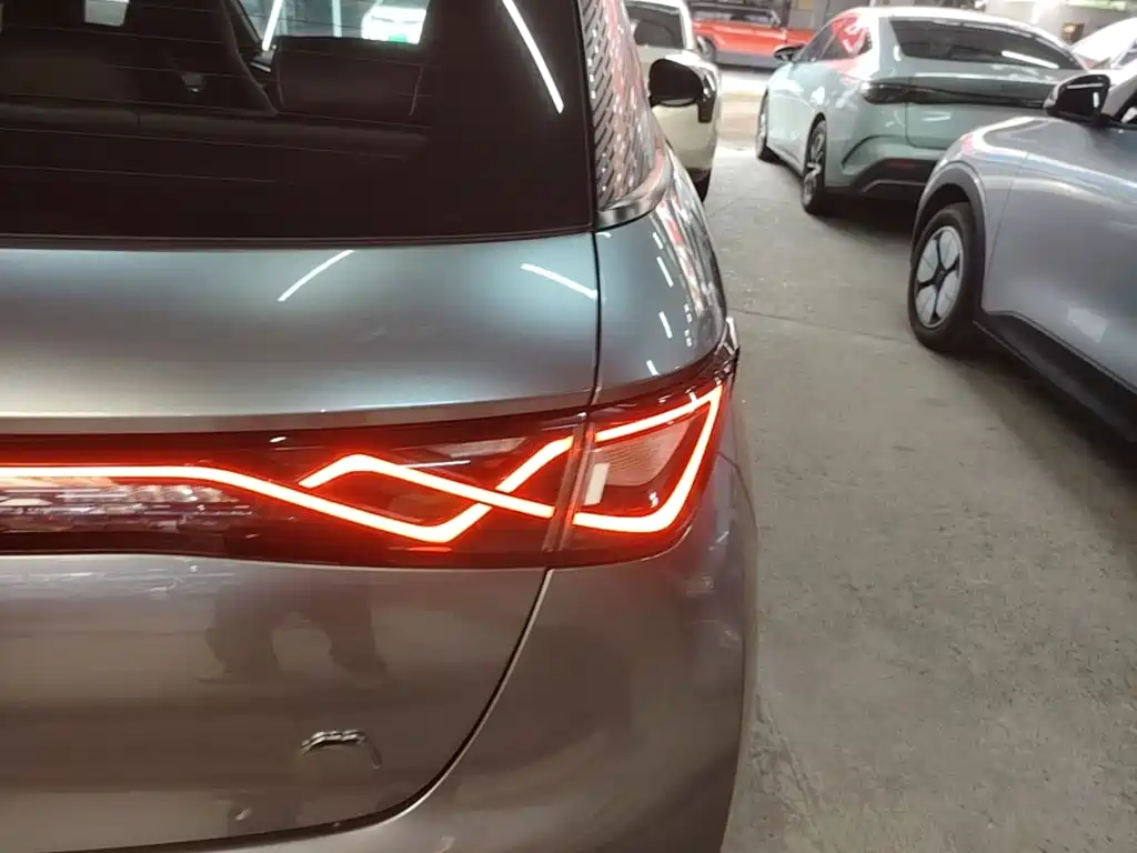 BYD Dolphin 2022 2021 Model 405km Fashion Edition