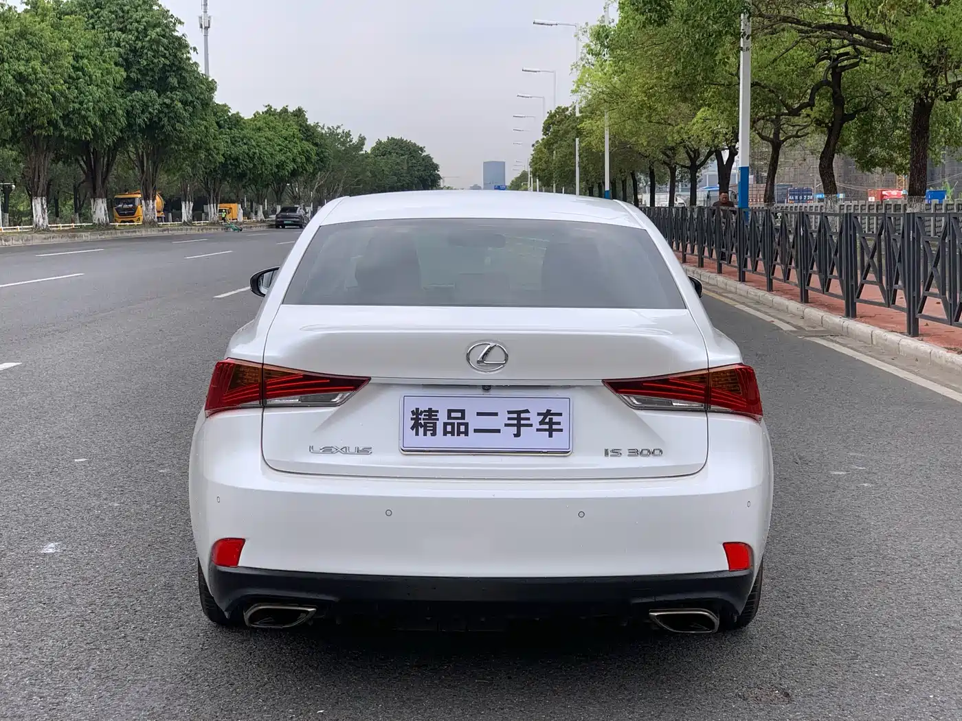 Lexus IS 2017 300 Fashion Edition фото 5