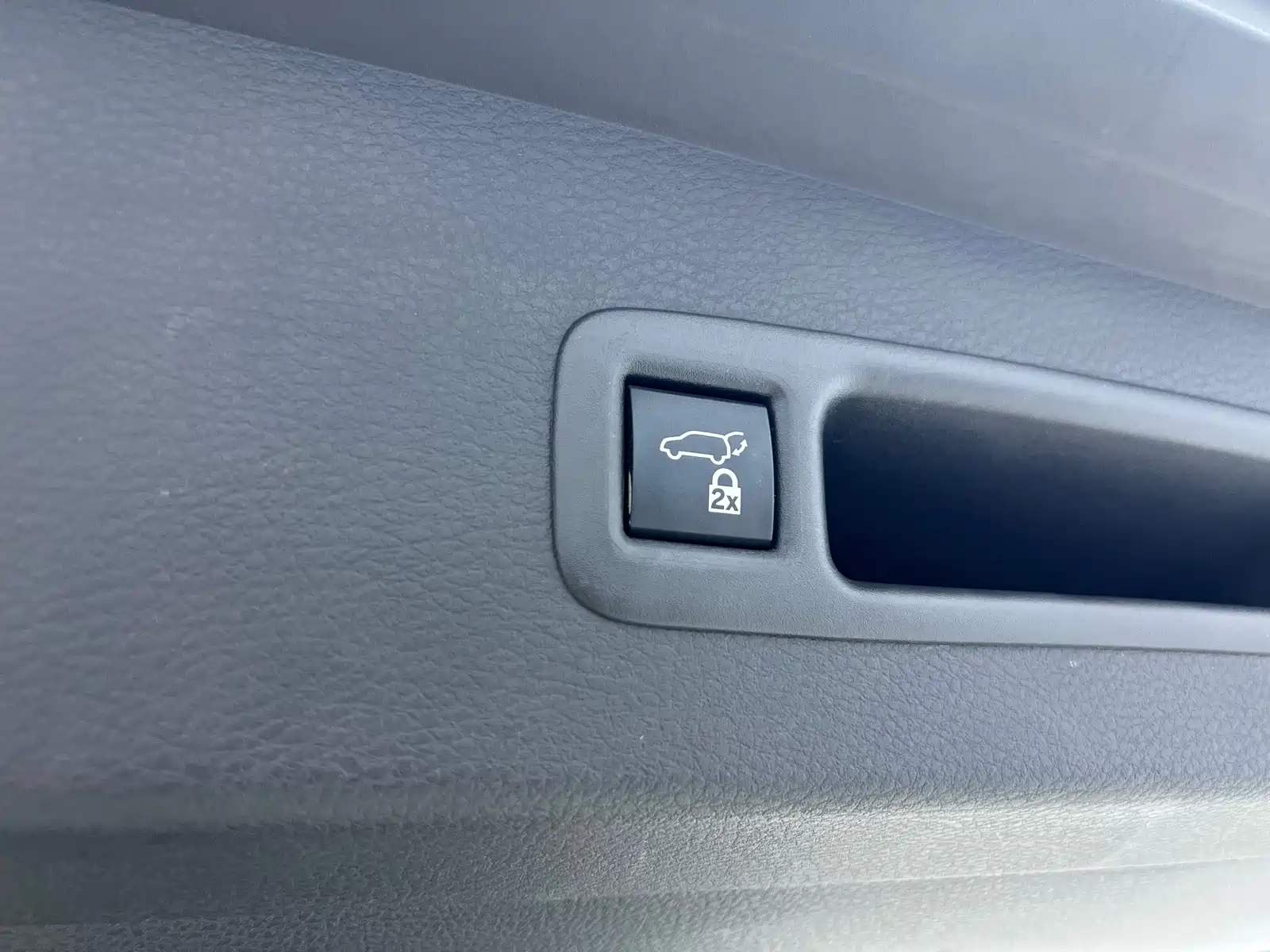 Фото 21 - Toyota Granvia